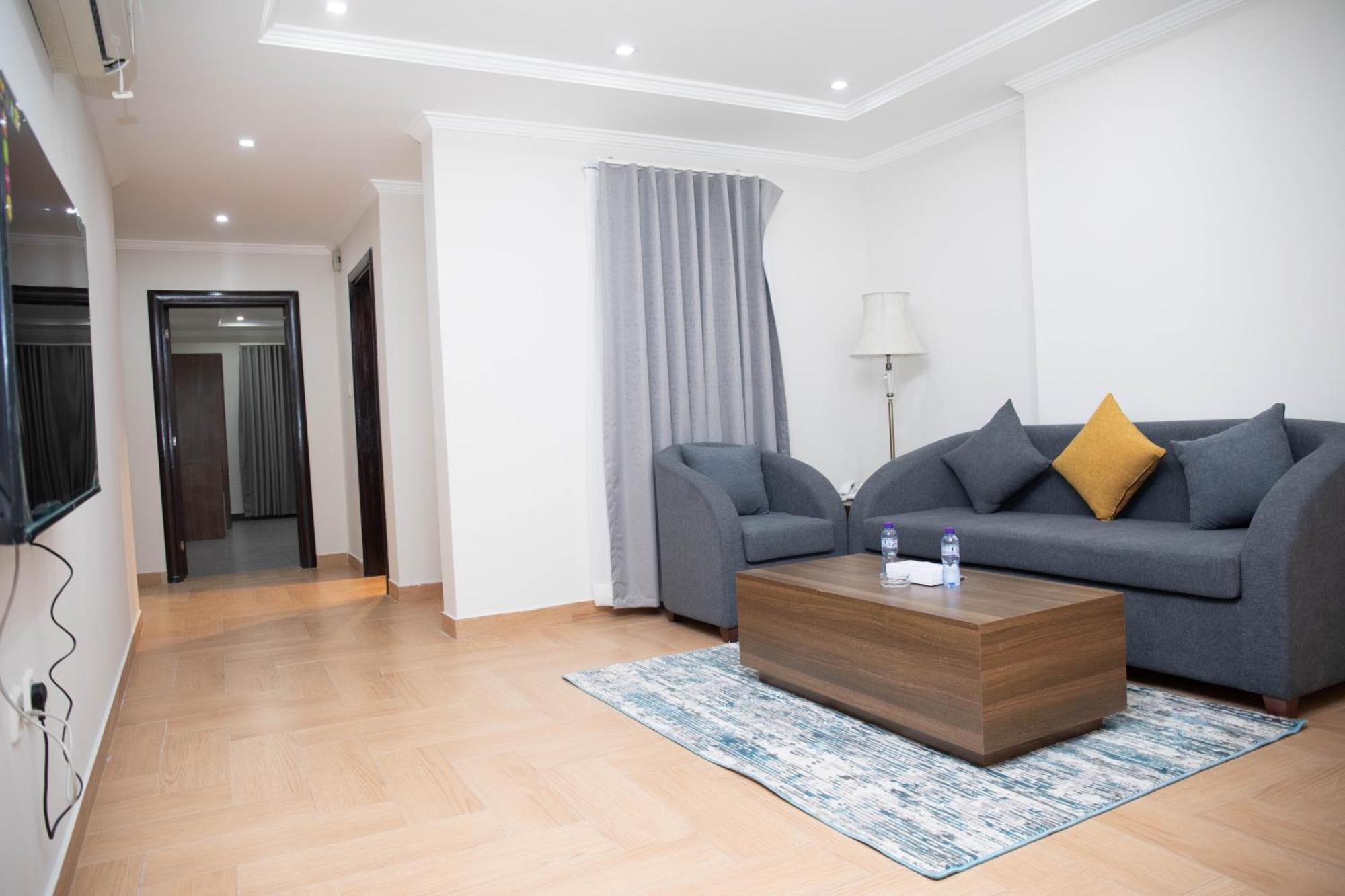 Golden Suites Jubail Экстерьер фото